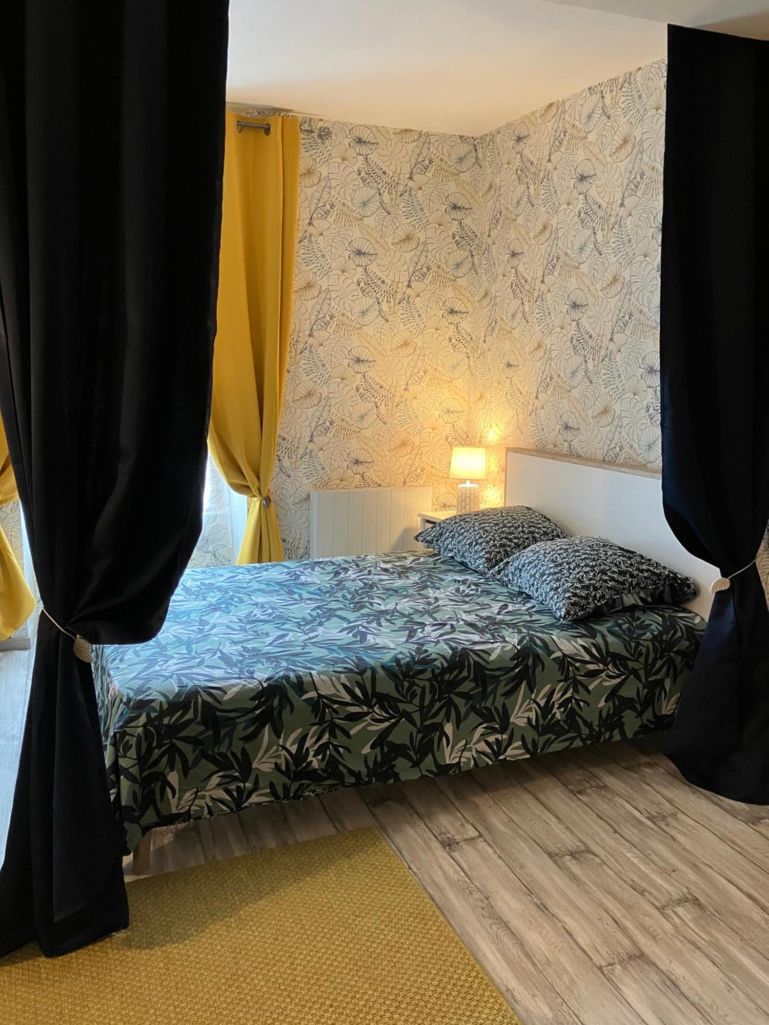 Charmante Maison En Pierres Precy-le-Sec Exteriör bild