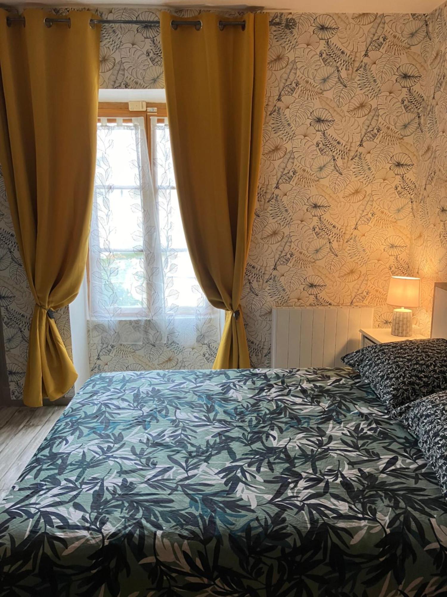 Charmante Maison En Pierres Precy-le-Sec Exteriör bild