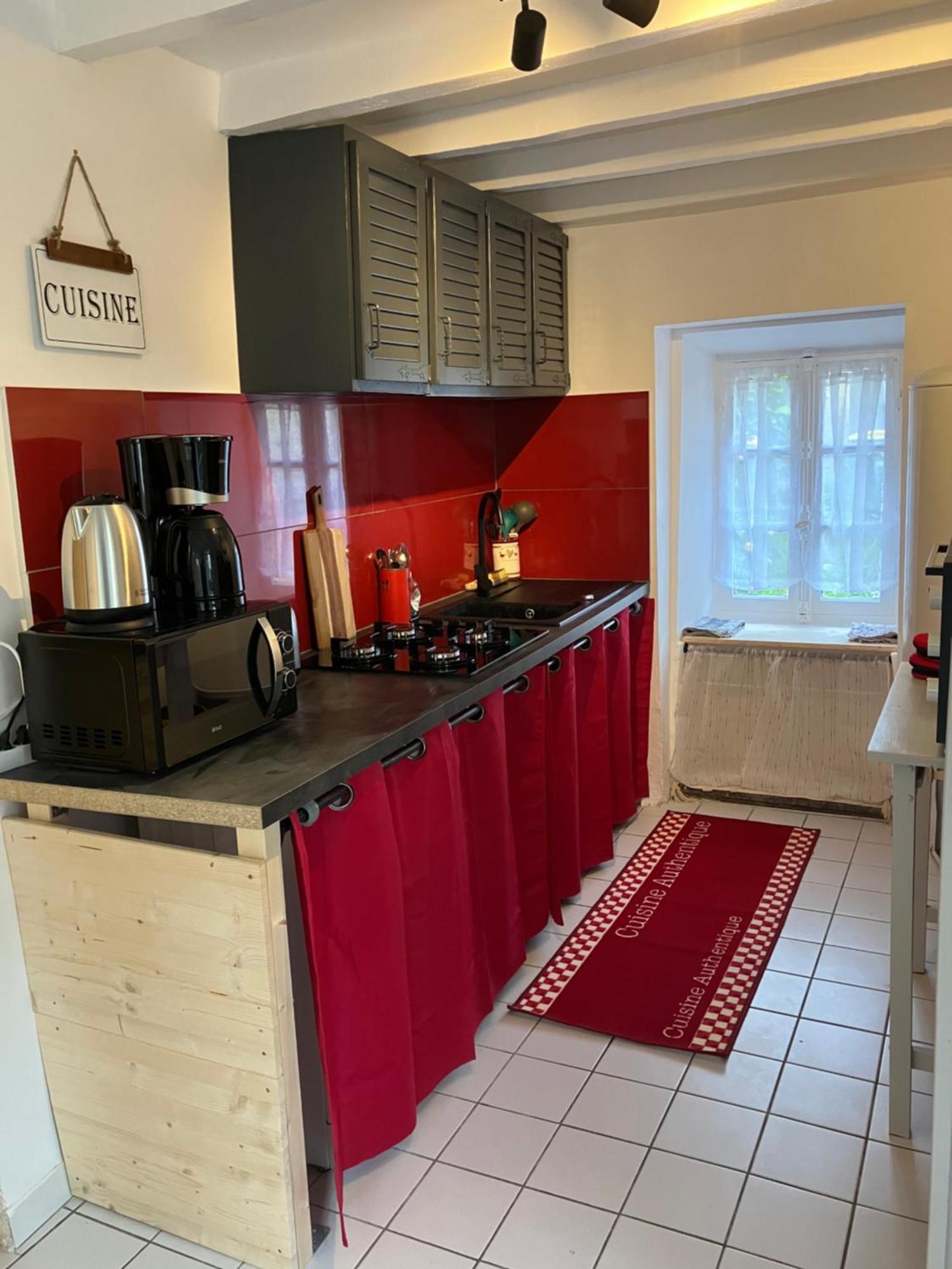 Charmante Maison En Pierres Precy-le-Sec Exteriör bild