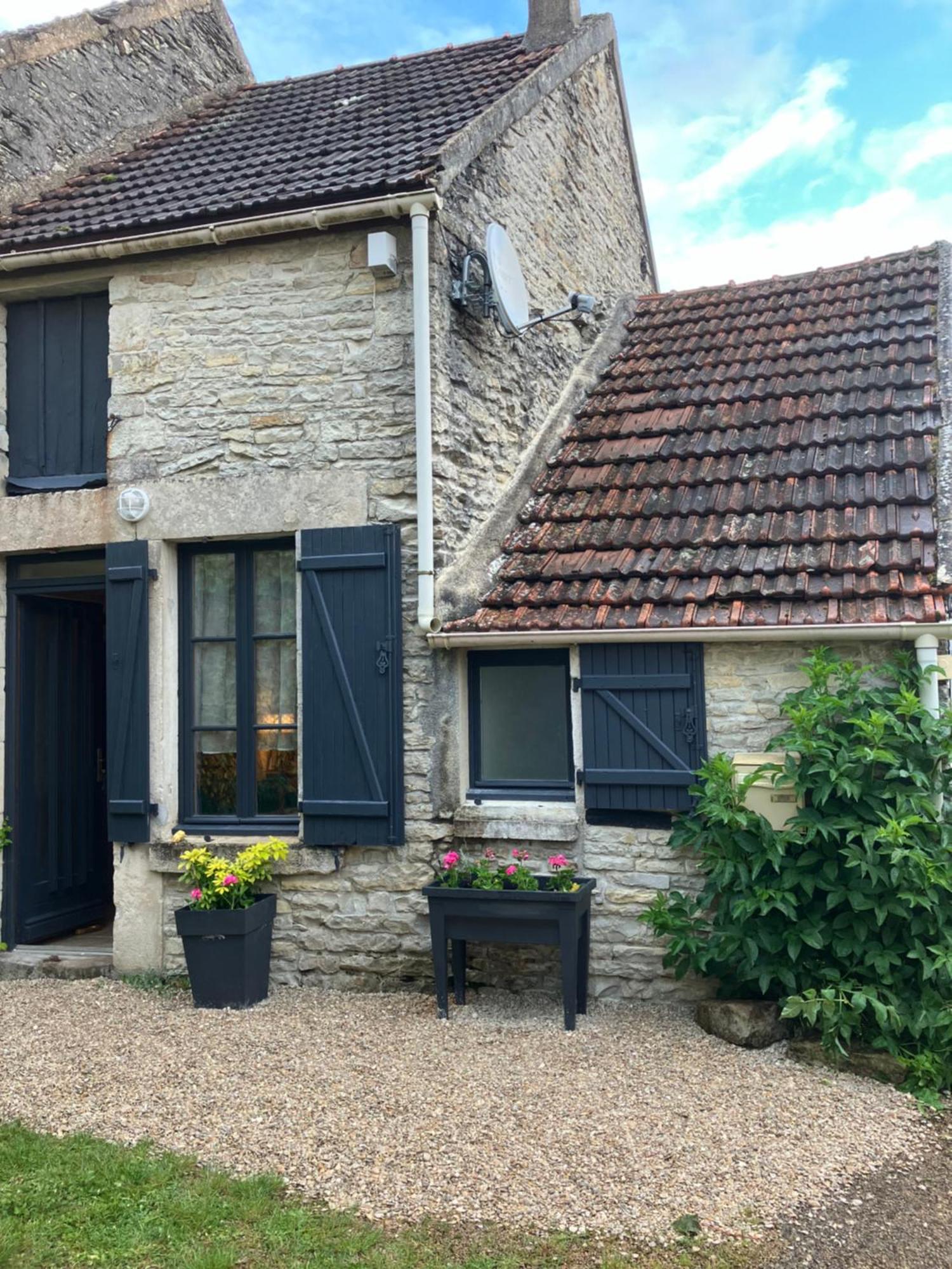 Charmante Maison En Pierres Precy-le-Sec Exteriör bild