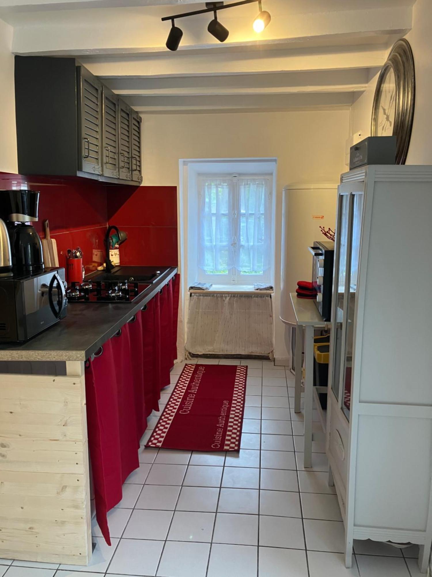 Charmante Maison En Pierres Precy-le-Sec Exteriör bild